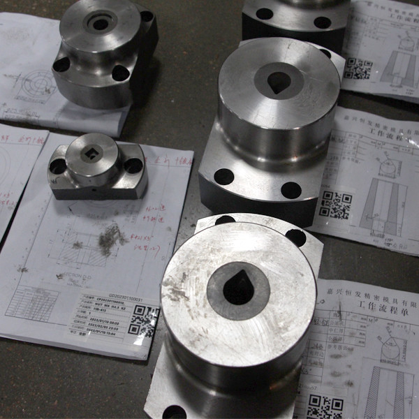 Henghui Customized Designed Nut Forging Carbide Die For Making Screws Or Bolts